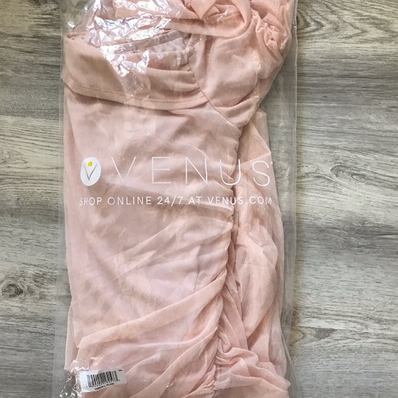 HOST PICK 🥰Venus bodycon ruched Dress Light Pink Great for weddings New - Picture 11 of 12
